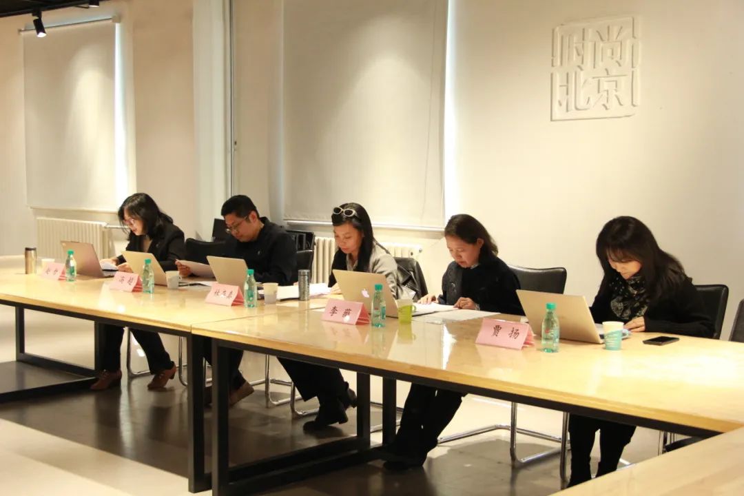 北京时装周召开形象标识(LOGO)征集活动专家评审会,入围名单揭晓! 北京时装周召开形象标识(LOGO)征集活动专家评审会,入围名单揭晓!.1图片